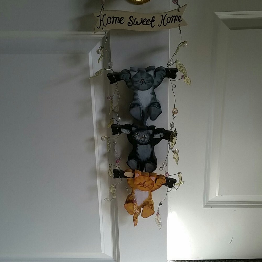 Home Sweet Home hanging kitties